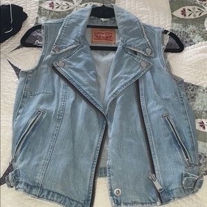*NWOT* LEVIS Denim Vest